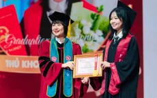 Hơn 2.000 sinh viên Ngoại thương nhận bằng, nhiều thủ khoa đạt điểm tuyệt đối