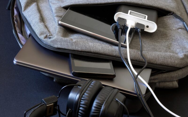 Cháy pin sạc trong cabin, máy bay của Air China phải hạ cánh khẩn cấp - Ảnh 2.