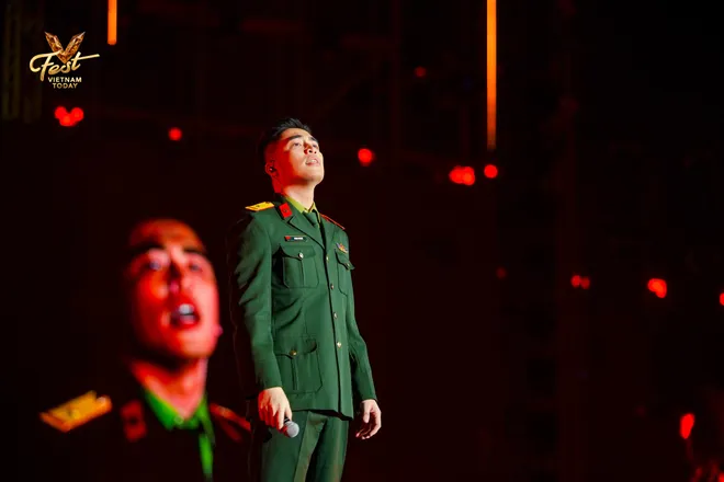 Trọn vẹn màn song ca 'Còn gì đẹp hơn' của Nguyễn Hùng và Vũ.- Ảnh 7.